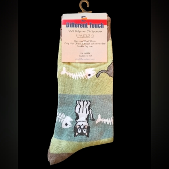 Men's Different Touch Gray And Green Cat And Fish Novelty Socks Size 10-13 New! - Picture 2 of 2